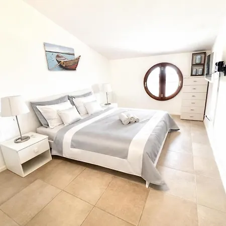 Nuova Casa Апартаменты *